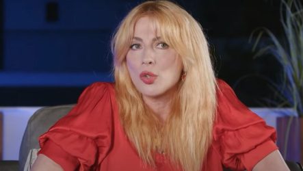 Σμαράγδα Καρύδη