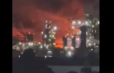 Τουρκία: Ισχυρή έκρηξη σε διυλιστήριο της Σμύρνης (ΒΙΝΤΕΟ)