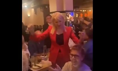 Τζάκρη: Χορεύει το “μου ‘φαγες όλα τα δαχτυλίδια” λίγο μετά τη διάσπαση του ΣΥΡΙΖΑ (ΒΙΝΤΕΟ)