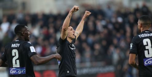 Πανσερραϊκός-ΠΑΟΚ 1-4: Ανετο διπλό με το γκολ της χρονιάς από τον Ντεσπόντοφ