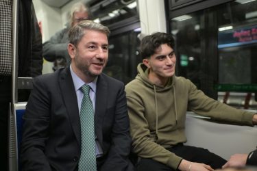 Ο Ανδρουλάκης στο μετρό της Θεσσαλονίκης: “Το σχέδιο του ΠΑΣΟΚ για τις επεκτάσεις προς αεροδρόμιο, Καλαμαριά και δυτικά