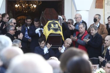 Νίκος Σαργκάνης: Σε κλίμα οδύνης η κηδεία του “φάντομ” (ΒΙΝΤΕΟ & ΦΩΤΟ)