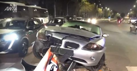 Θεσσαλονίκη: ΙΧ έπεσε πάνω σε φανάρι μπροστά από την ΔΕΘ (ΒΙΝΤΕΟ)