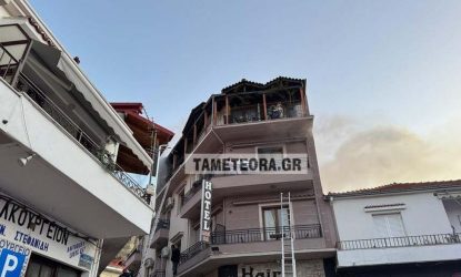 Φωτιά σε ξενοδοχείο στην Καλαμπάκα – Στο νοσοκομείο ο ιδιοκτήτης (ΒΙΝΤΕΟ)