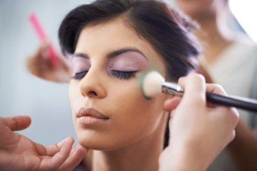 Τα makeup looks που θα απογειώσουν τις εμφανίσεις σας στα γιορτινά πάρτι