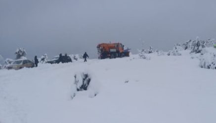 Ολυμπος απεγκλωβισμός οχημάτων στο χιόνι