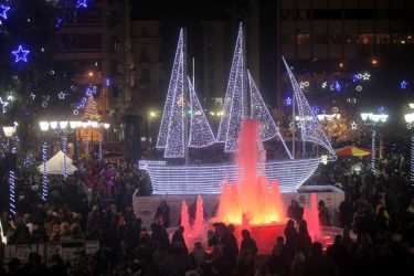 Τι συμβολίζει το καθένα από τα ελληνικά χριστουγεννιάτικα έθιμα