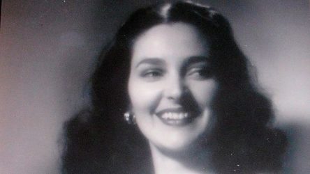 Πέθανε η καλλιτέχνιδα Στέλλα Γκρέκα σε ηλικία 103 ετών