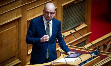 Στο νοσοκομείο ο Κώστας Μπάρκας – Δεν θα παραστεί στην ψηφοφορία για ΠτΔ