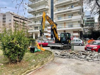 Δήμος Θεσσαλονίκης: Εργασίες σε πεζοδρόμια και δημόσιους χώρους – «Βήμα – βήμα αλλάζουμε την εικόνα της πόλης» (ΦΩΤΟ)
