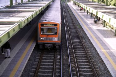 ΗΣΑΠ: Εισαγγελική έρευνα για τις ανοιxτές πόρτες σε εν κινήσει συρμό