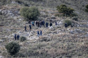 Βασίλης Καλογήρου: Η μητέρα αναγνώρισε τα ρούχα – Τα πρώτα στοιχεία της ιατροδικαστικής (ΒΙΝΤΕΟ)