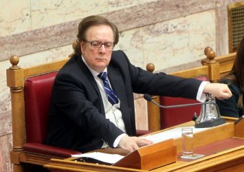 “Εφυγε” από τη ζωή ο πρώην βουλευτής και αντιπρόεδρος της Βουλής, Βαΐτσης Αποστολάτος
