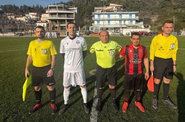 Οι διαιτητές και οι αρχηγοί