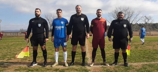 Οι διαιτητές και οι αρχηγοί των ομάδων