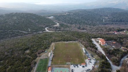 Πανοραμική φωτό του γηπέδου της Βαρβάρας, όπου διεξήχθη το ντέρμπι