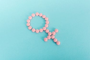 Αυξήστε φυσικά τα οιστρογόνα: Τι μπορείτε να τρώτε και τι πρέπει να κάνετε