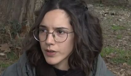Τέμπη: Ανατριχιαστική η εξομολόγηση της επιζήσασας Αλεξάνδρας – «Δεν είχαμε οξυγόνο, βλέπαμε τη φωτιά δίπλα μας»