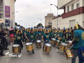 Μασκαρεύτηκε για την καρναβαλική παρέλαση η Θεσσαλονίκη – Γέμισε στολές και μουσική το κέντρο (ΒΙΝΤΕΟ & ΦΩΤΟ)