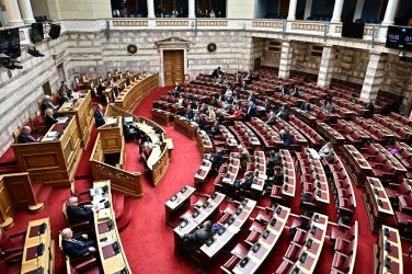 Εγκρίθηκε με 277 «υπέρ» η σύσταση προανακριτικής επιτροπής για τα Τέμπη και τον Τριαντόπουλο