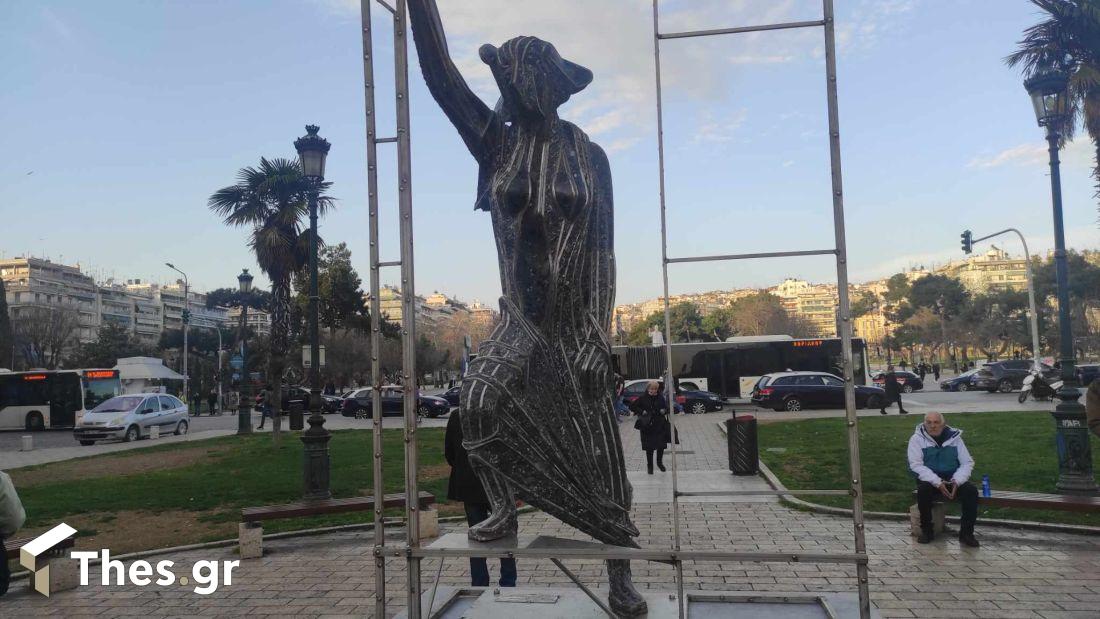Θεσσαλονίκη γλυπτό πέταλο