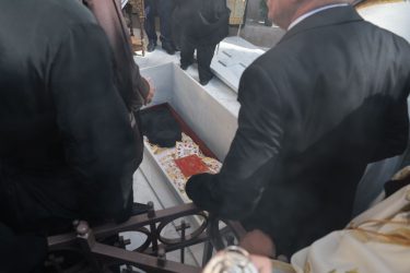 Μητροπολίτης Ανθιμος ενταφιασμός