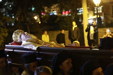 Θεσσαλονίκη: Με τιμές και συγκίνηση η υποδοχή του σκηνώματος του πρώην Μητροπολίτη Ανθιμου στον Ιερό Ναό της του Θεού Σοφίας (ΦΩΤΟ)