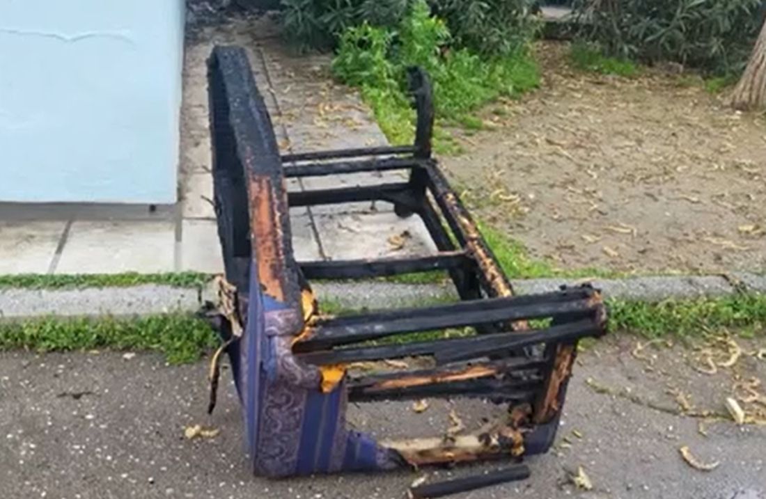 Θεσσαλονίκη φωτιά καναπές