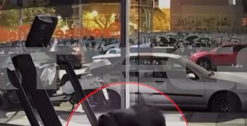 Θεσσαλονίκη: Διαρρήκτης μπήκε έρποντας σε γυμναστήριο και έφυγε με… άδεια χέρια (ΒΙΝΤΕΟ)