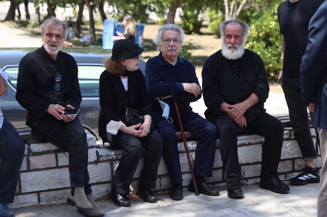 Κηδεία του ηθοποιού Νίκου Γαλανού από τον Ιερό Ναό Κοιμητηρίου Παπάγου, τετάρτη 21 Μαΐου 2025. Ο Νίκος Γαλανός έφυγε από τη ζωή τη Δευτέρα (19/5), σε ηλικία 80 ετών, έπειτα από μάχη με χρόνια ασθένεια.
