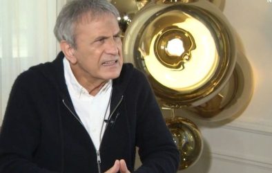 Γιώργος Νταλάρας: «Δεν μπορούσα να τραγουδήσω, έβλεπα τον κόσμο να με κοιτά με οίκτο»