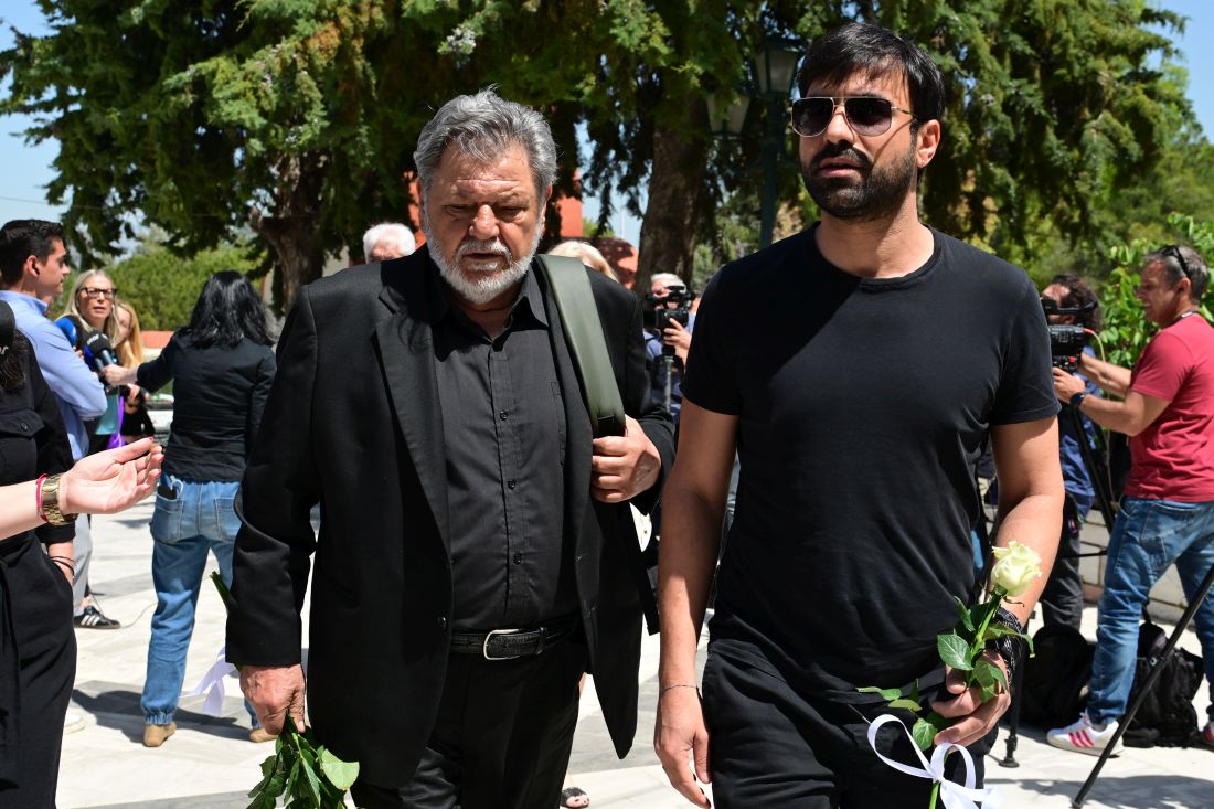 Κηδεία του ηθοποιού Νίκου Γαλανού από τον Ιερό Ναό Κοιμητηρίου Παπάγου, τετάρτη 21 Μαΐου 2025. Ο Νίκος Γαλανός έφυγε από τη ζωή τη Δευτέρα (19/5), σε ηλικία 80 ετών, έπειτα από μάχη με χρόνια ασθένεια.