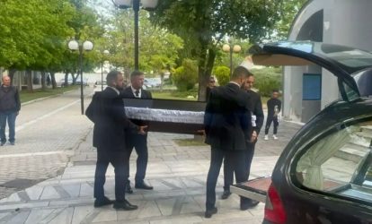 Λάρισα κηδεία 52χρονη