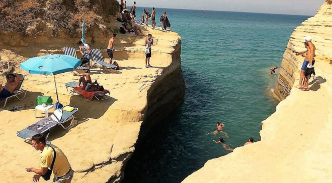 Ποιες είναι οι δύο από τις πιο ιδιαίτερες παραλίες της Ελλάδας;