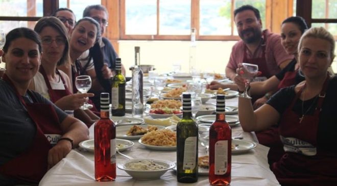 Η σερραϊκή τουριστική εμπειρία στο τραπέζι