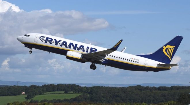 Αεροπλάνο της Ryanair απολυμαίνεται στη Θεσσαλονίκη