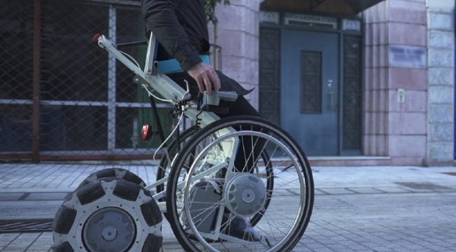 Ελληνική πατέντα αναπηρικού αμαξιδίου μπορεί να σηκώσει όρθιο τον χρήστη της