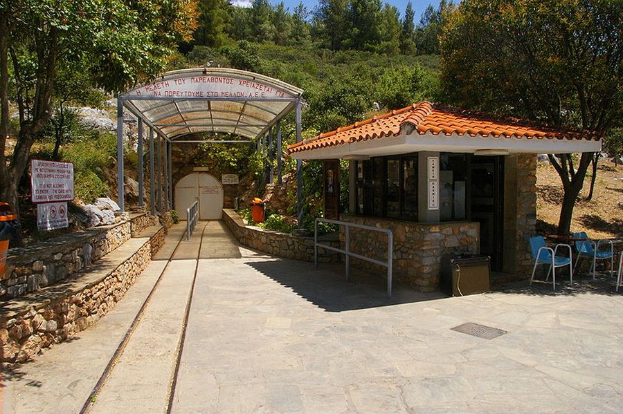 σπήλαιο Πετραλώνων