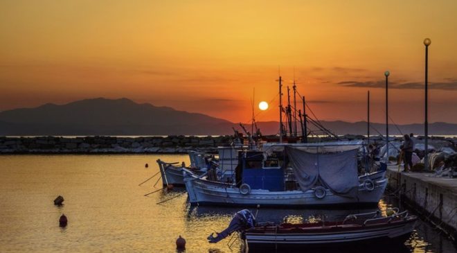 “Οι πυρκαγιές δεν φαίνεται να επηρεάζουν τον τουρισμό στην Eλλάδα”