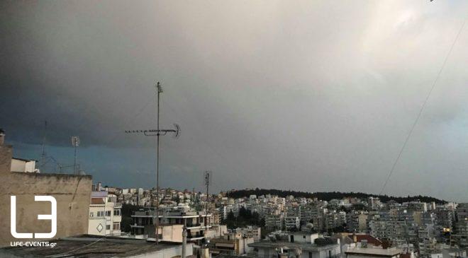 Θυελλώδεις άνεμοι: Ριπές έως και 111 χιλιόμετρα την ώρα «σαρώνουν» τη χώρα