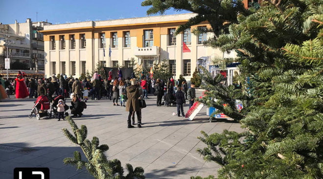 Ανάβει το χριστουγεννιάτικο δέντρο του Δήμου Καλαμαριάς