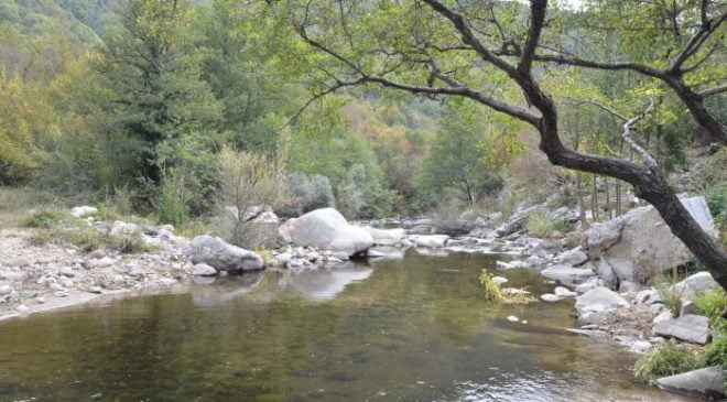 Δράμα: Απεγκλωβισμός έξι ατόμων λόγω φουσκωμένου ρέματος