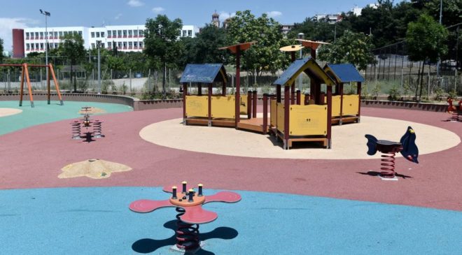 Εγκαινιάζονται δύο παιδικές χαρές στη Νεάπολη