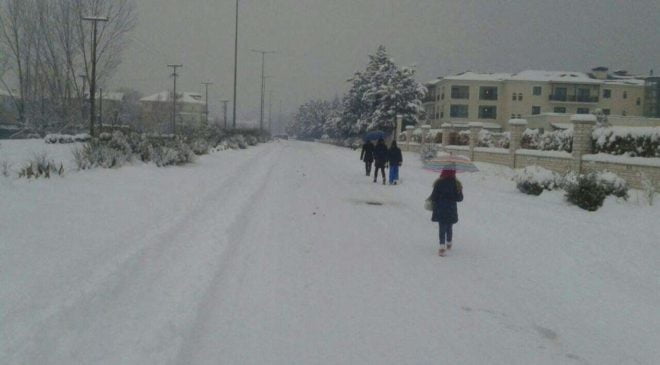 Γιατί χτυπάνε τα δόντια μας όταν έχει κρύο;